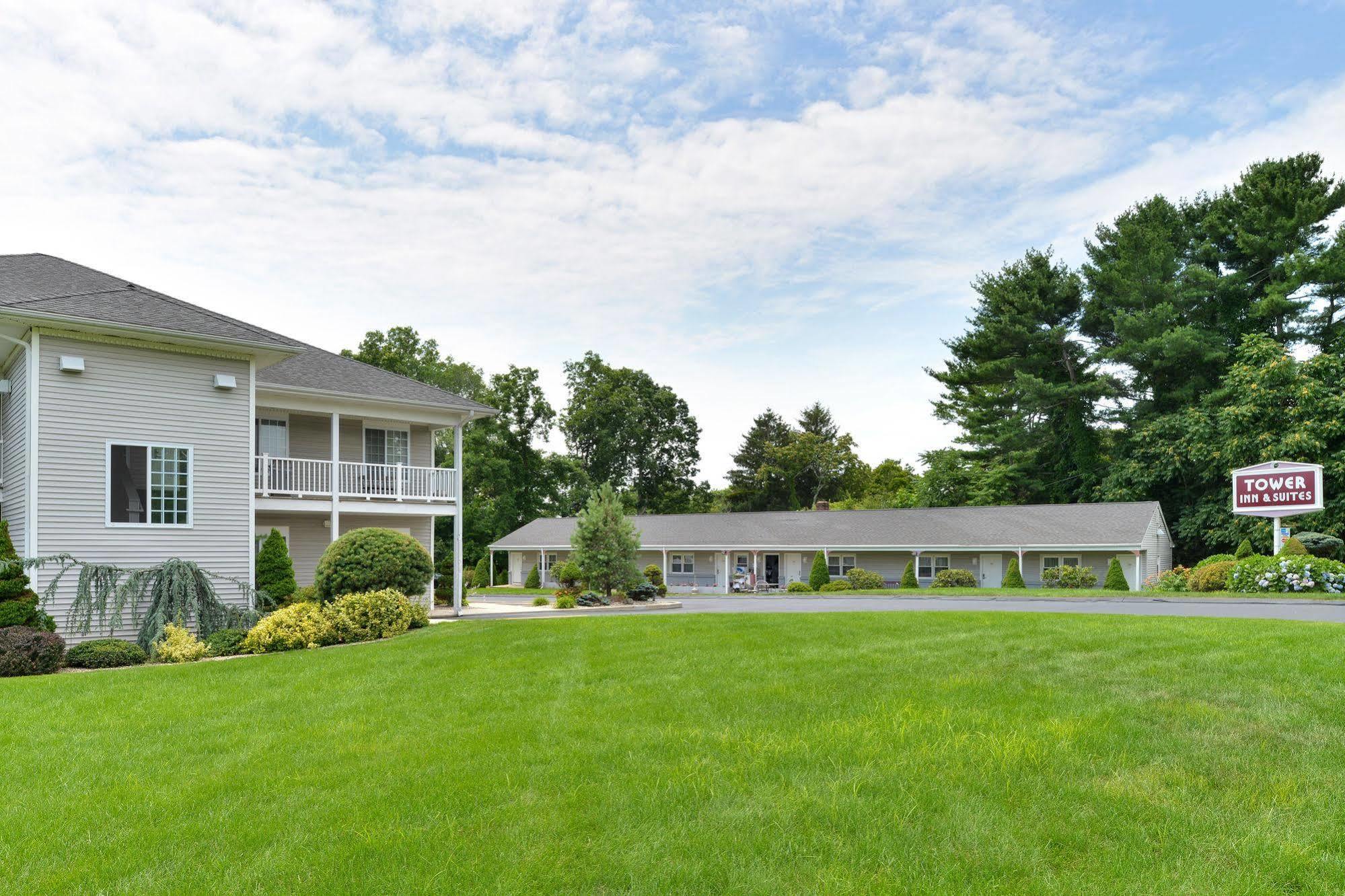 Tower Inn And Suites Of Guilford / Madison Екстер'єр фото